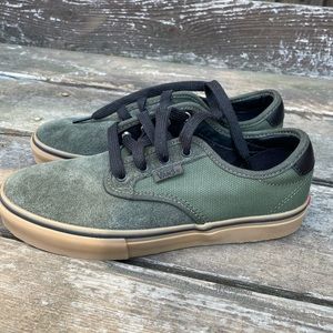 NEW PRO-SKATE VANS SIZE 4.5